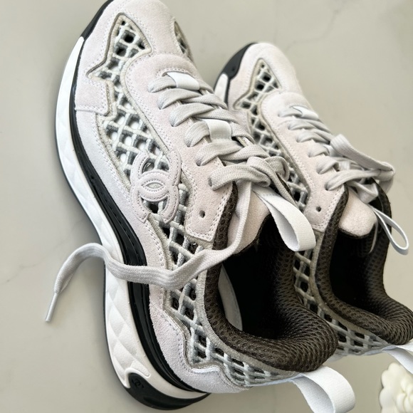 CHANEL SNEAKERS - Picture 2 of 4
